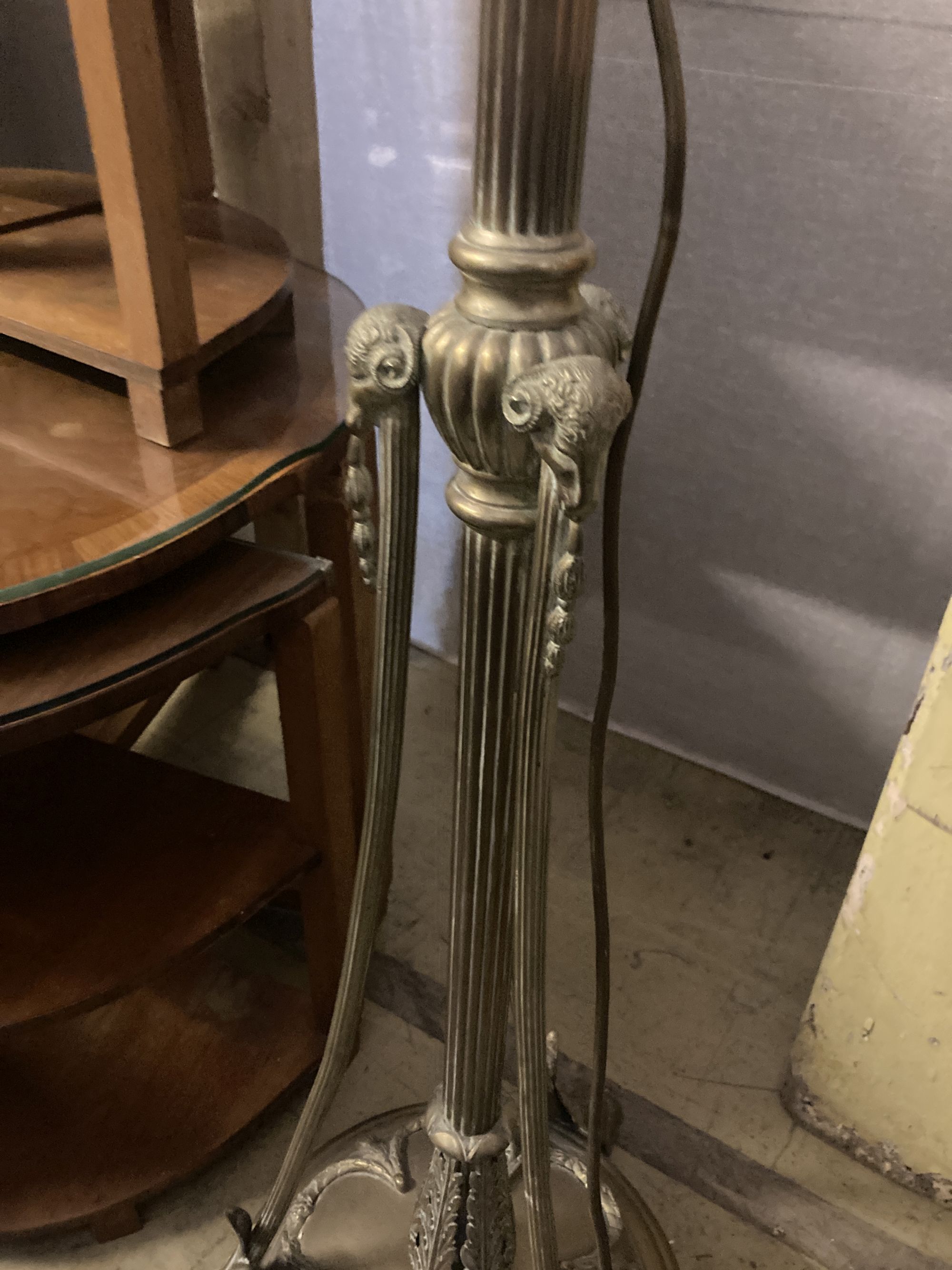 An Edwardian brass telescopic lamp standard, height 130cm